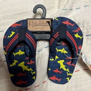 NWT Red Head navy flip flops. Toddler 6m.